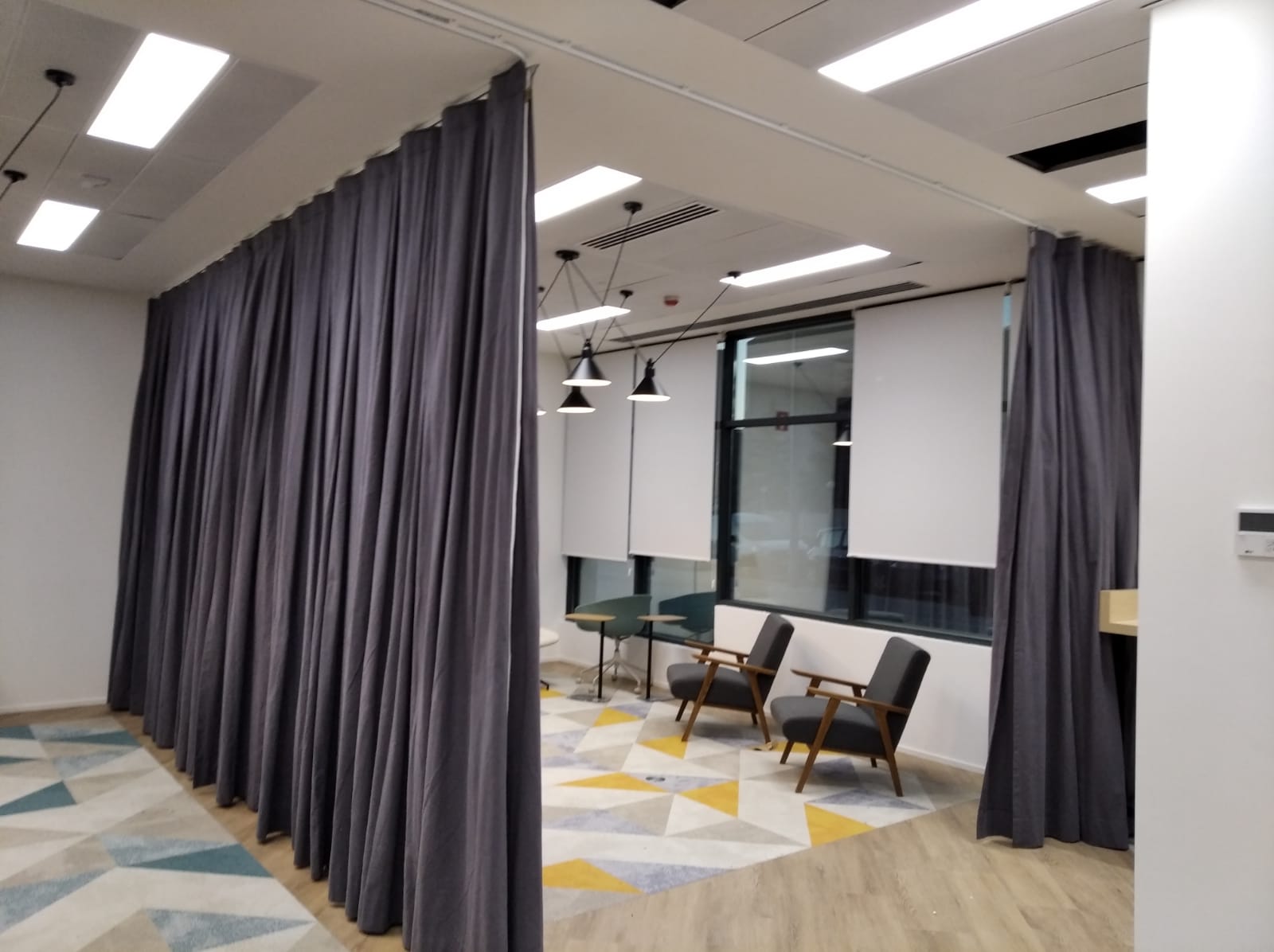 cortinas-de- aislamiento- acústico-para salas-coworking en-madrid
